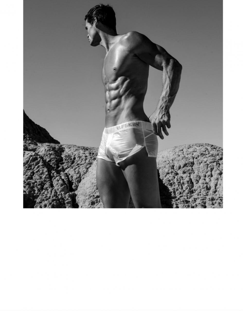WELL MOLDED – Joohnnneda by Gustavlag for RUFSKIN.