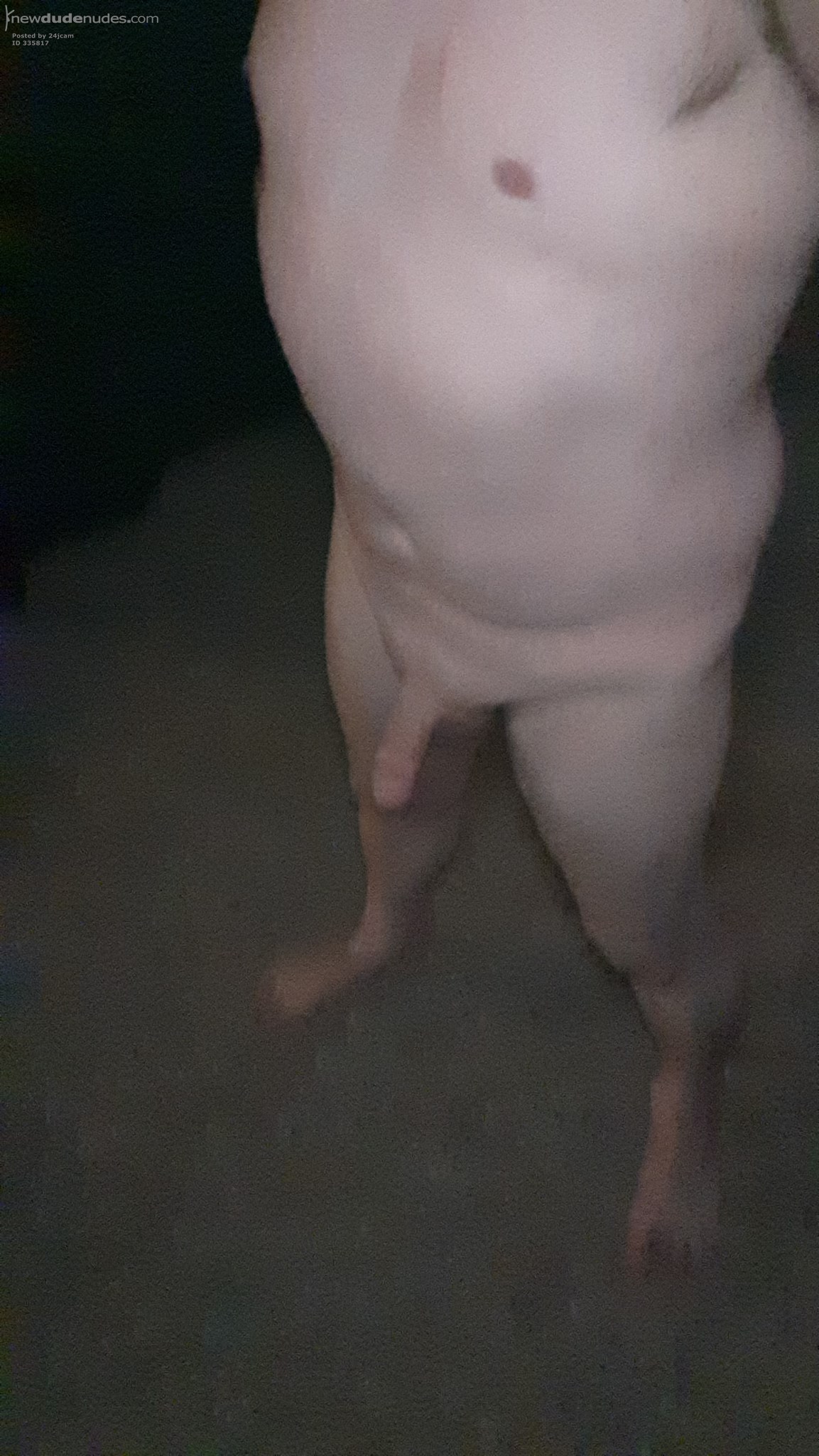2 am pic outside totally nude