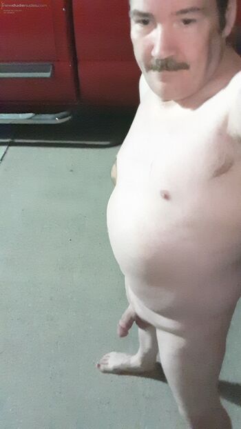 2 am pic outside totally nude