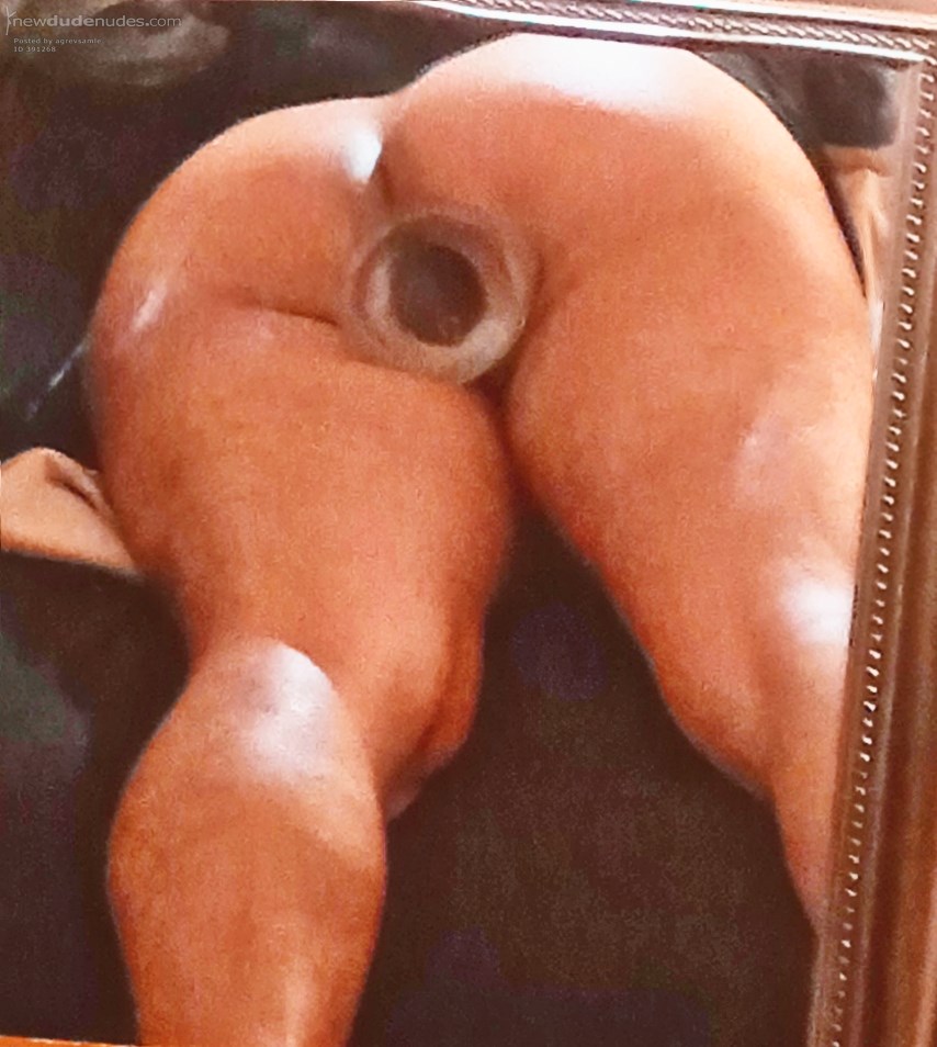 Fist buttplug making room for the real thing. Yes. I also want to be fisted