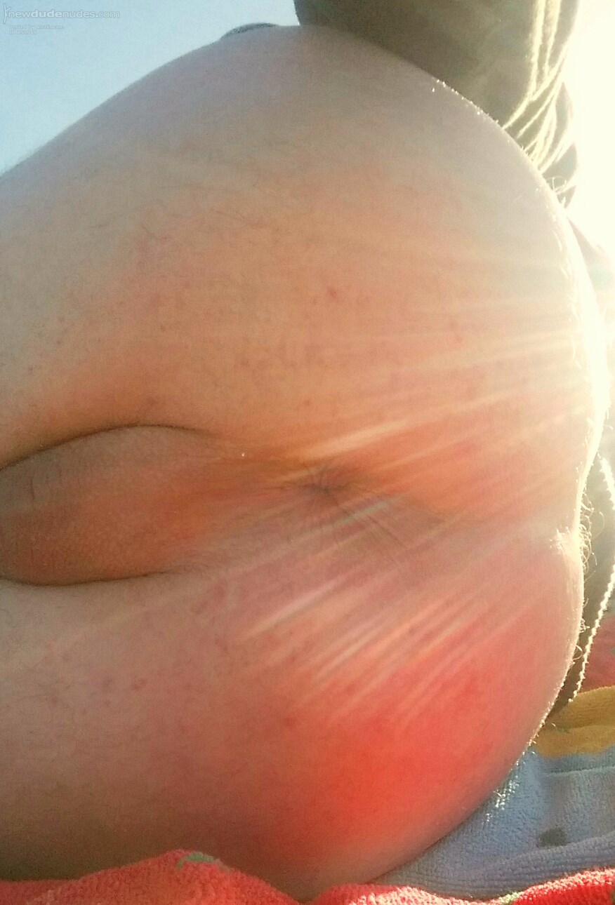 I love nothing better than getting my asshole fucked in the sun while others watch.