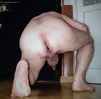Open my buttocks, stroke my balls!.