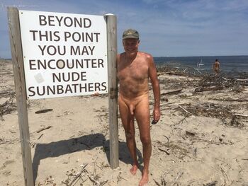 A wonderful time to take a stroll on the beach hopefully meet a friend ( in the background) 4 some very pleasurable activities👅 🍆 💦 🔥 👉👈