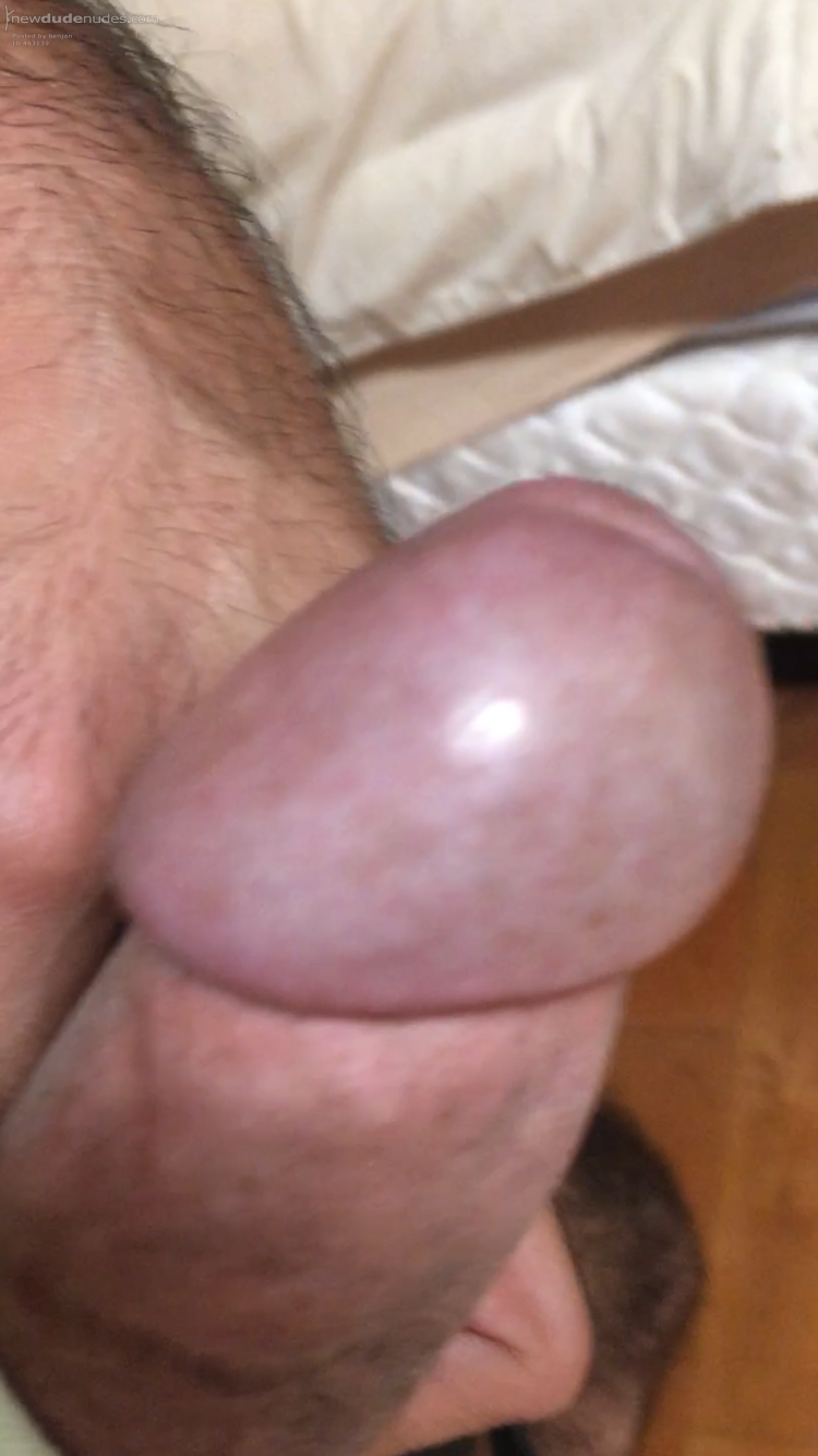 Getting hard to a guy’s scrunched soles.