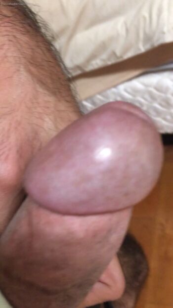 Getting hard to a guy’s scrunched soles.