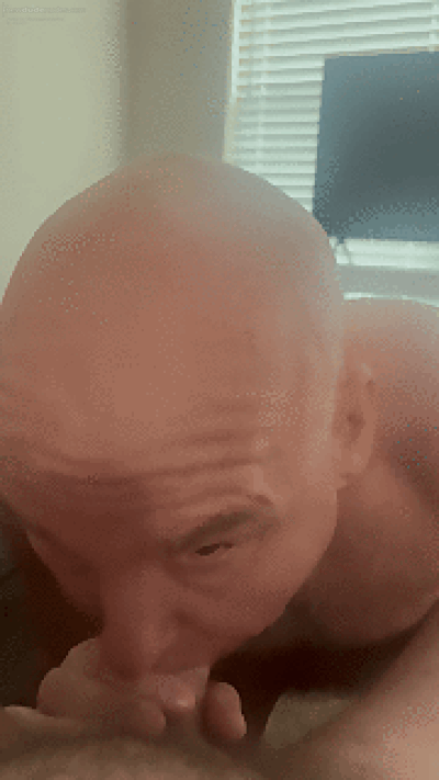I love sucking cock!