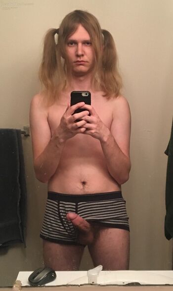 Come here and fuck me hard baby <img class="emoji emoji-wink" src="/_common/modules/emoji/images/wink.gif" alt="wink" title="wink" />