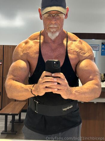 big21inchbiceps